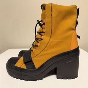 Converse Womens GR82 Chuck Taylor All Star Boot 571002C Soba/Black US 10 EU 41.5